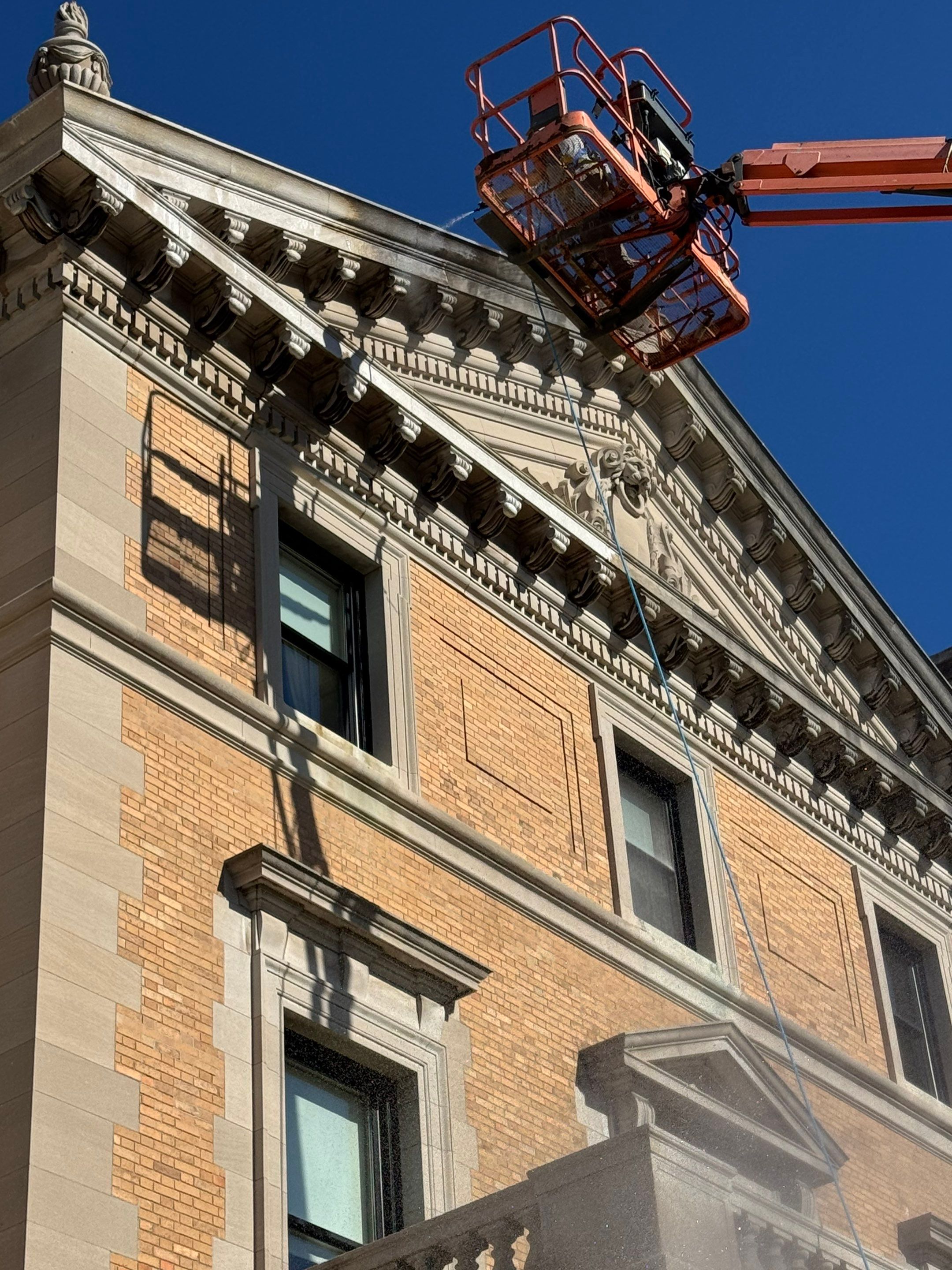 Historic facade cleaning from lift